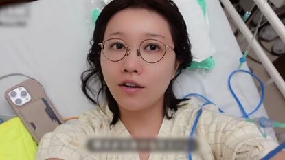 “産後1万人に1人の病”元AKB浦野一美が告白「便が膣から出てた」　夫に「直接患部見せた」